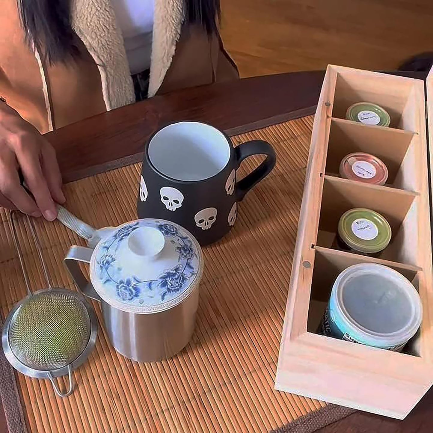 4-Slot Tea Leaf Bamboo Tea Organizer Box